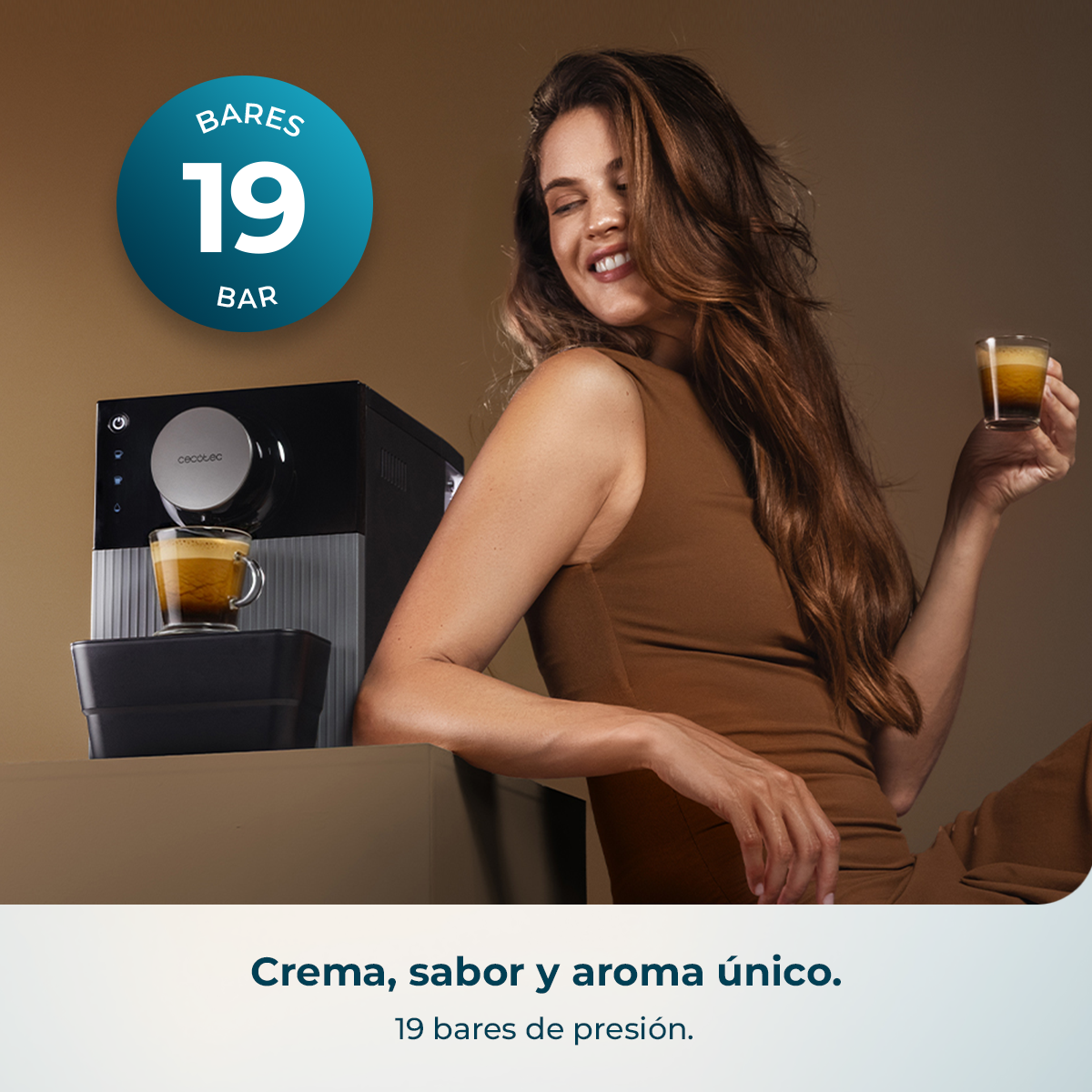 cafetera superautomatica cremmaet cube cecotec ifdesign store 003 — cafetera en negro, tercera vista