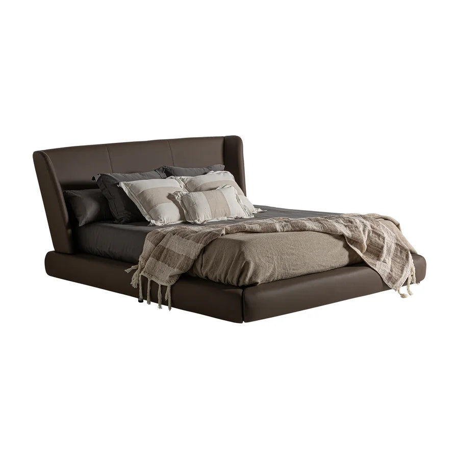 Cama Wayne