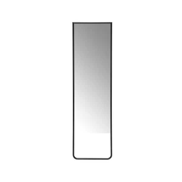 Espejo Charlie de Casual Solutions en laca negra, marco rectangular de tubo metálico, visto de frente sobre fondo blanco
