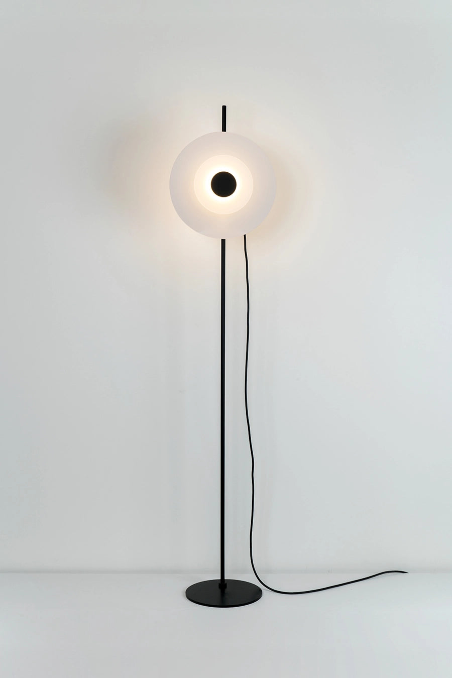 lampara-de-pie-halos-milan-iluminacion-002