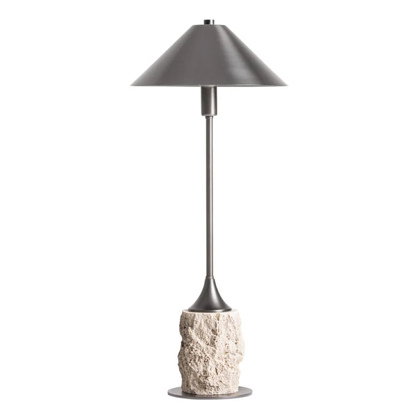 Lámpara de Sobremesa Frangy de Vical Home, con base de mármol blanco y pantalla cónica negra, vista de frente