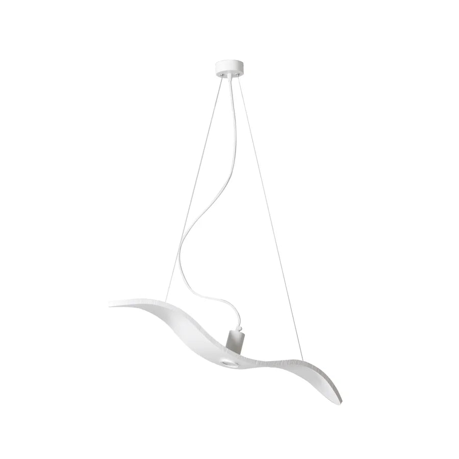 Lámpara colgante Gaviola de Casual Solutions en contrachapado lacado blanco, con forma de gaviota en vuelo, vista de cerca con el portalámparas y las cuerdas de suspensión (la bombilla GU10 va incluida)
