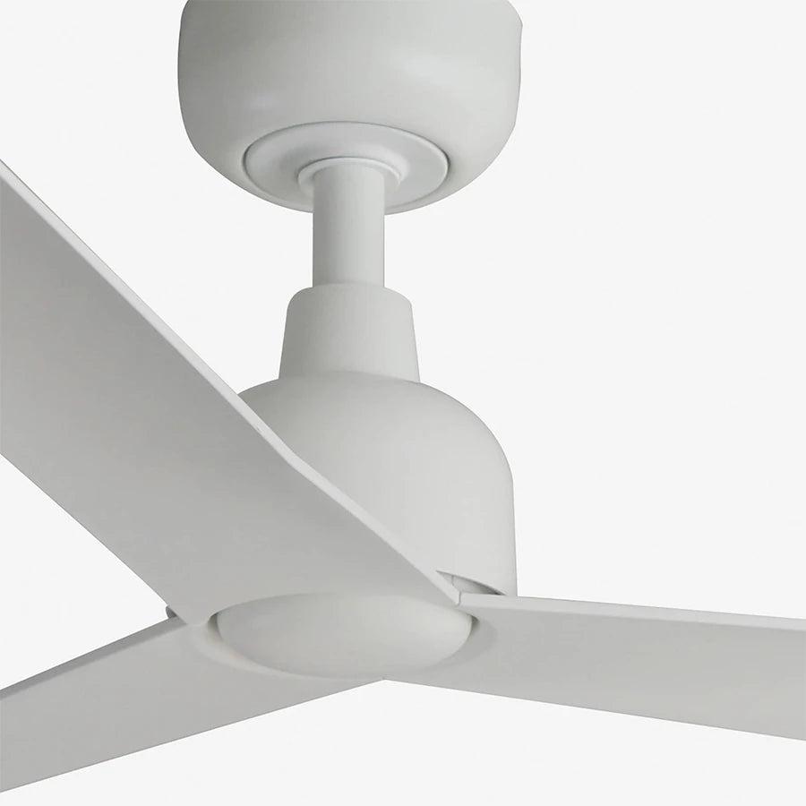ventilador de techo marine faro barcelona ifdesign store 003 — detalle del motor y las palas blancas