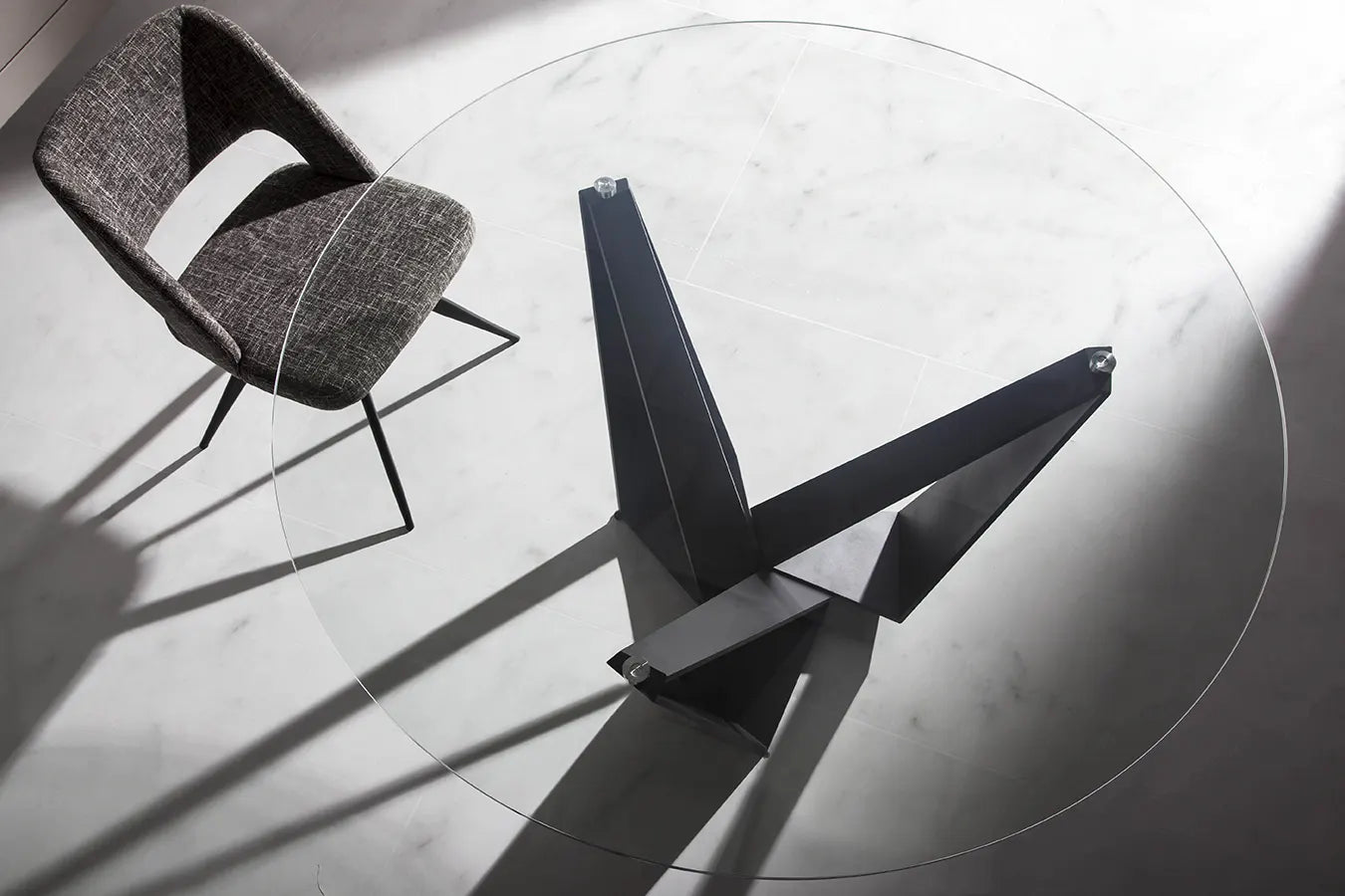 detalle-mesa-de-comedor-modelo-1045-angel-cerda-008