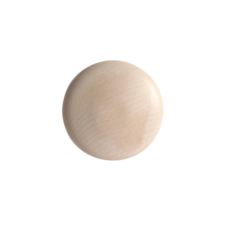 Perchero Bum de Casual Solutions en haya maciza natural, pomo redondo de 9 cm visto de frente sobre fondo blanco; se sirve en pack de dos unidades