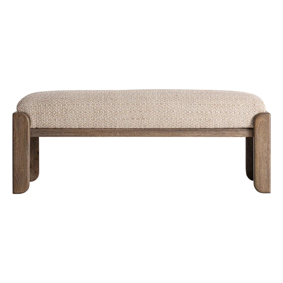 Pie de Cama Liermo de Vical Home tapizado en yute beige sobre patas de madera de mango, visto de frente