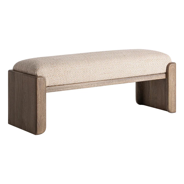 Pie de Cama Liermo visto en ángulo, con sus dos patas laterales de madera en forma de arco