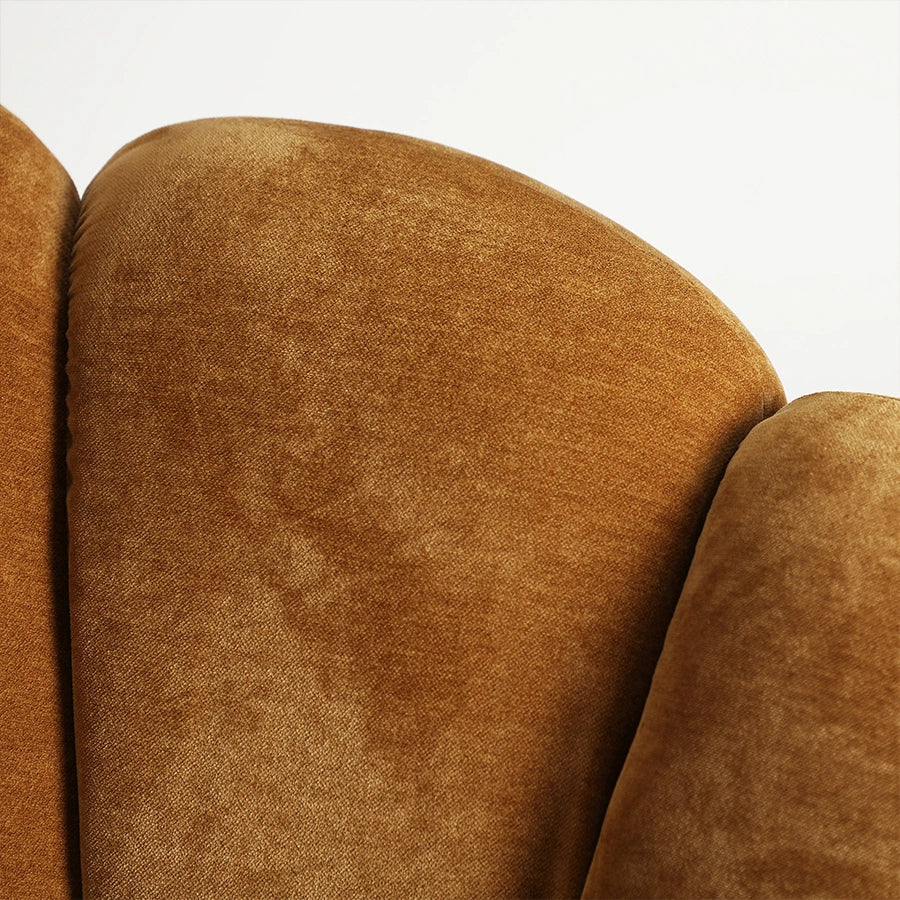 Detalle del respaldo en gajos del Sillón Stainz