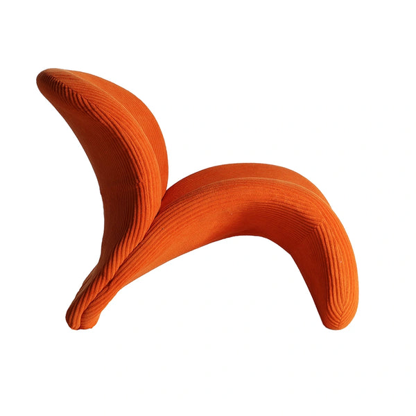 Sillón Vianne en naranja, butaca de diseño contemporáneo con respaldo envolvente