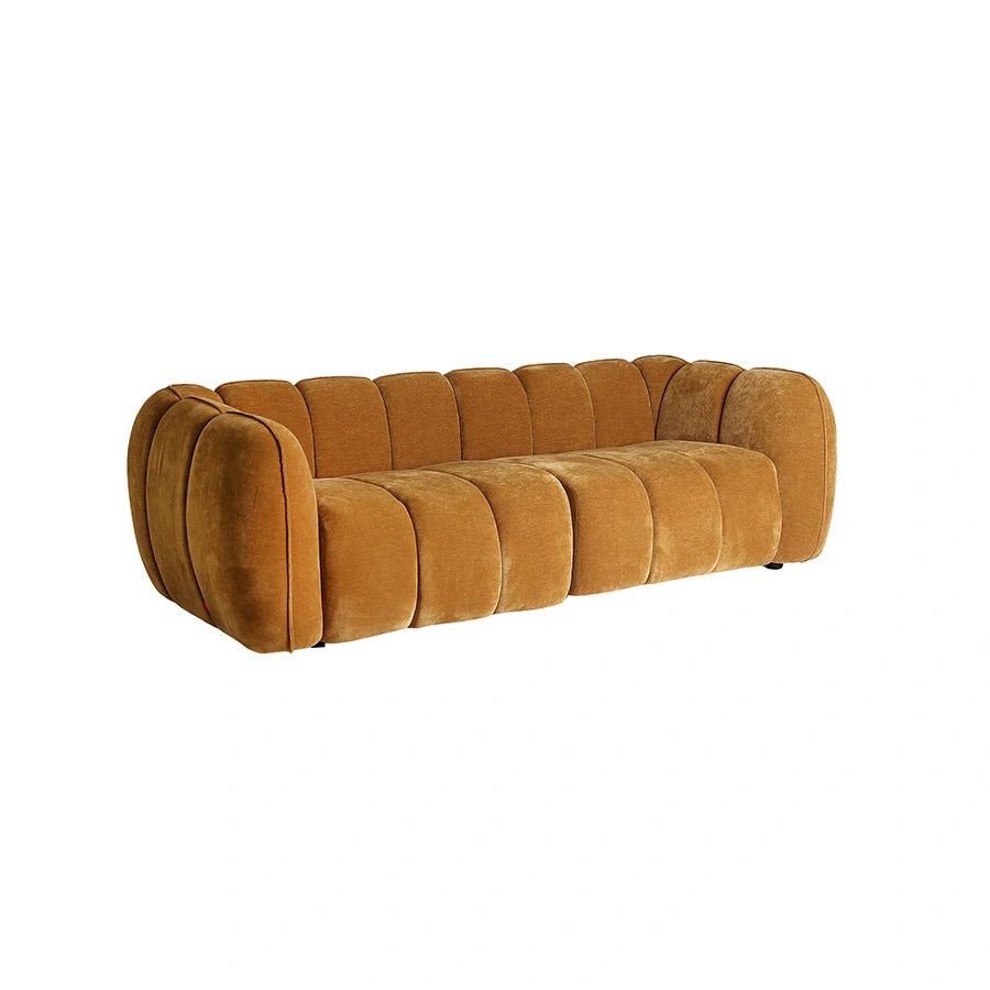 Sofá Modular Zalec de KODU Home Design, sofá de 3 plazas en terciopelo ocre con tapizado acanalado